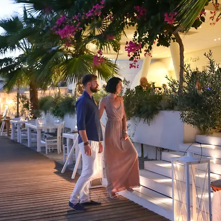 Mykonos Dove Beachfront 5* Πλατύς Γιαλός